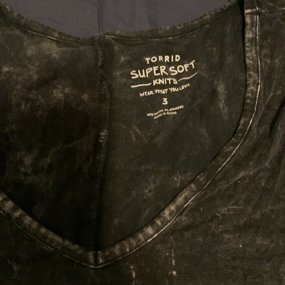 Torrid Tee - Picture 2 of 3
